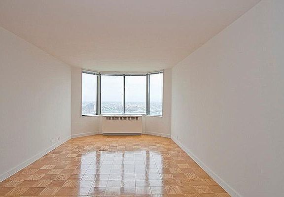 5th image of 1755 York Ave APT 30J