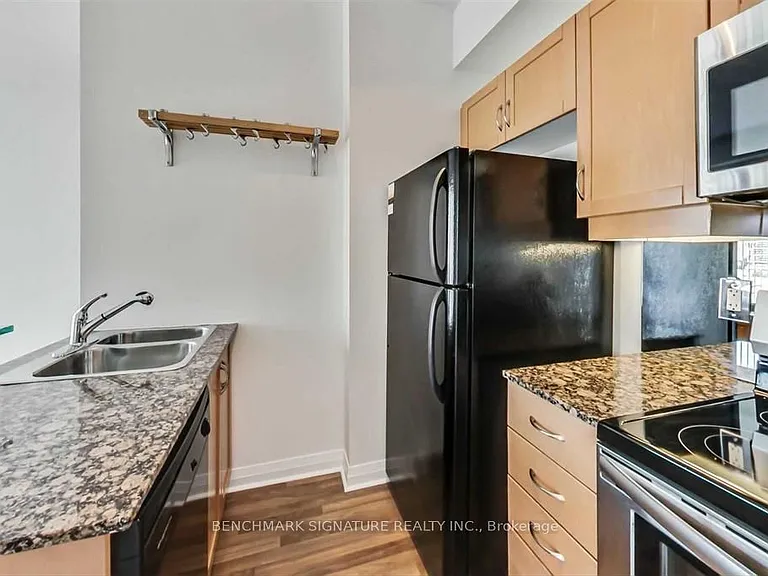 220 Victoria St #1310 — Photo 11
