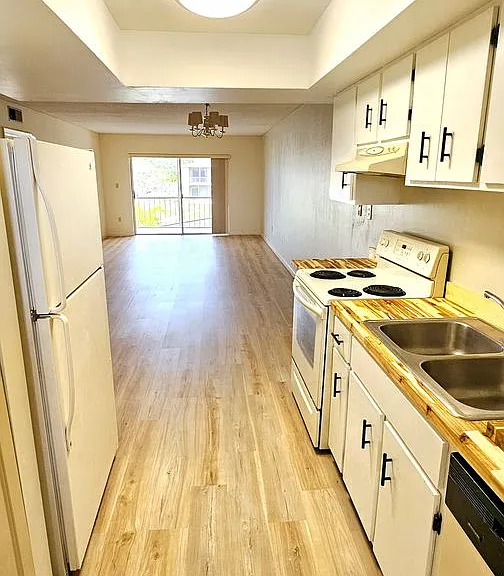 2135 N Courtenay Pkwy #B-209 — Photo 30