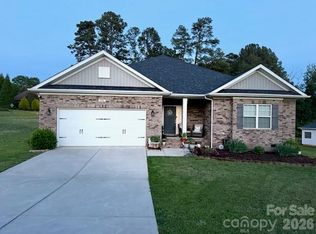230 Macon Dr, Statesville, NC 28625
