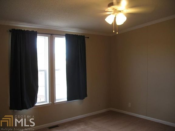 3rd image of 562 College Ave