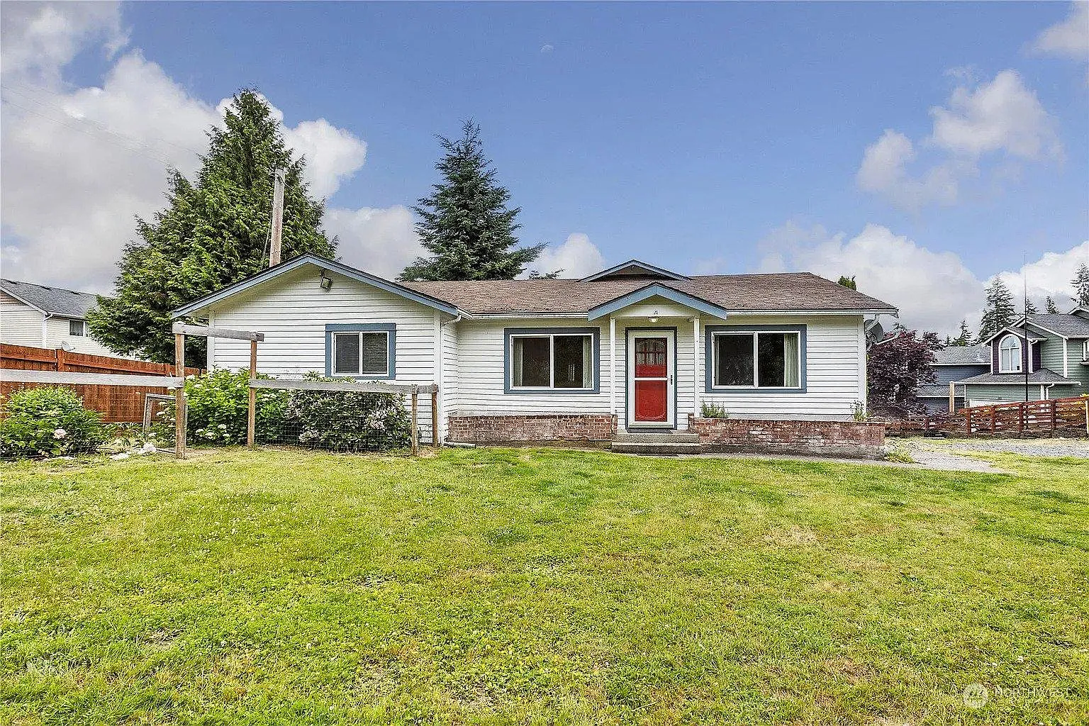 5 bed, 2984 sqft, $4,400 — Photo 1