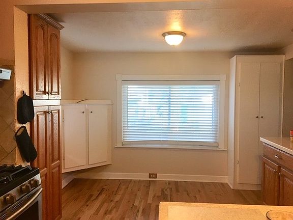 5th image of 2619 N Mont Clare Ave