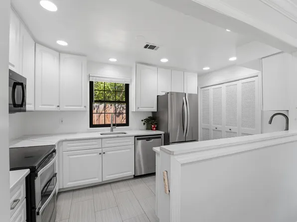 101 Montgomery Ave APT B4, Bala Cynwyd, PA 19004