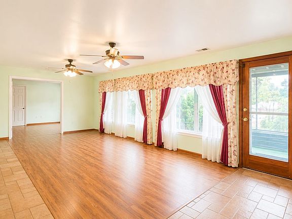 3rd image of 2843 Leechburg Rd