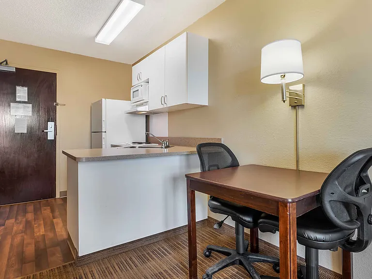 Studio Suite - 2 Full Beds