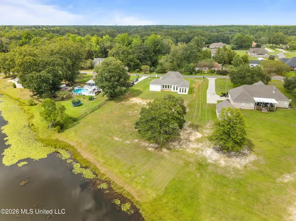 46 Long Lake, Carriere, MS 39426