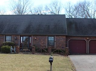 680 S Lake Dr, Marshall, MO 65340
