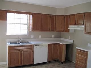 3rd image of 426 Cedar Ave #B