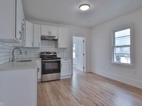 1154 Northampton St #3