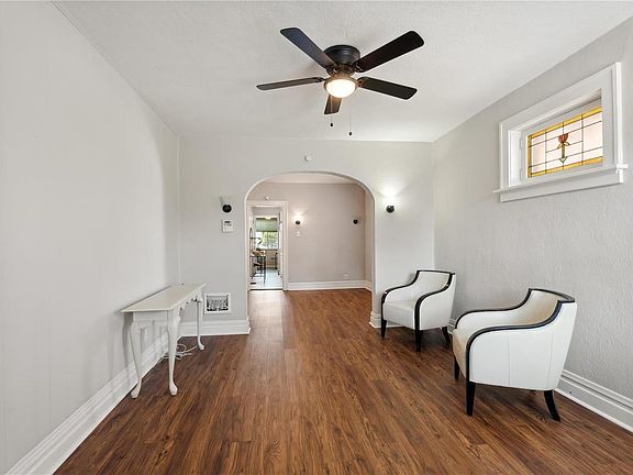 3rd image of 846 Catskill Dr