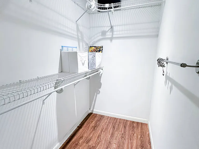 200 Oakley Dr — Photo 20