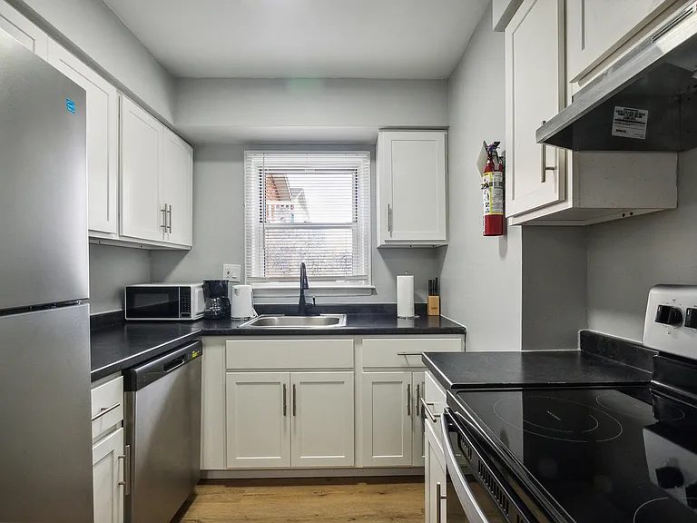 Galloway Court Apartments — Photo 17