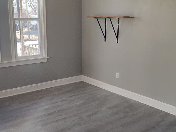 5th image of 949 Kishwaukee St APT 1