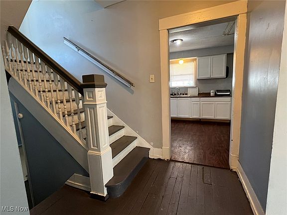 5th image of 2505 Elyria Ave