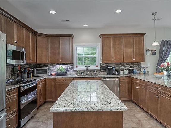 3rd image of 755 Verlander Ct