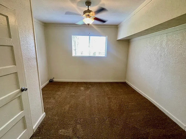 308 N White Oak Rd — Photo 10
