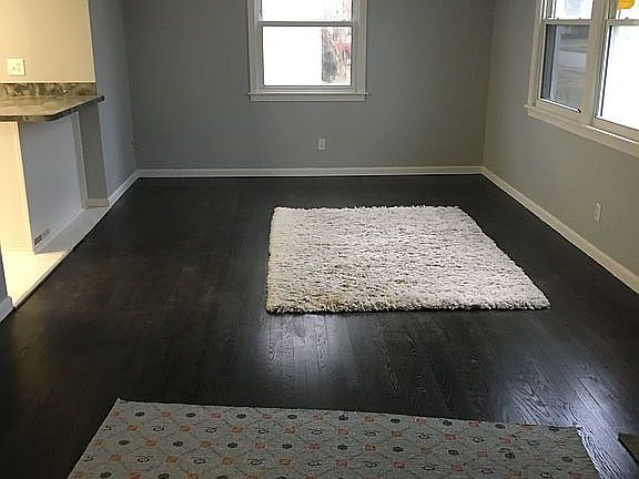 3rd image of 837 Warwick Dr
