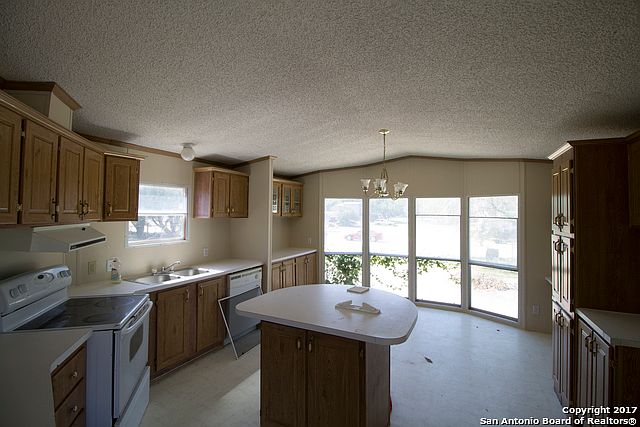 2nd image of 309 1/2 Loraine Dr