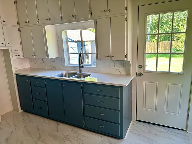 Kitchen (tons of storage!)