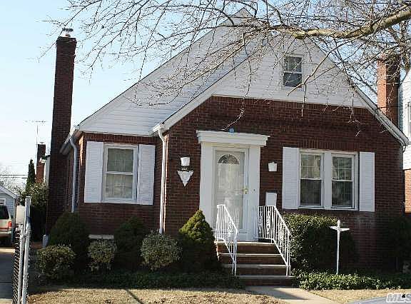 2nd image of 1079 Mosefan St
