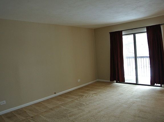 4th image of 2220 Country Club Dr APT 25