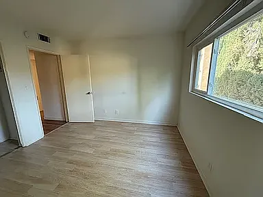 5210 Zelzah Ave. — Photo 14