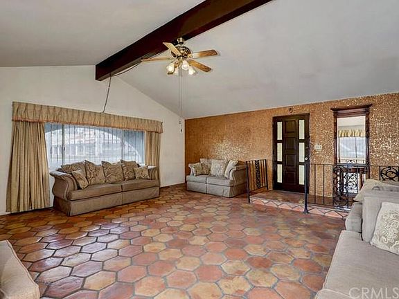 4th image of 6063 Cerritos Ave