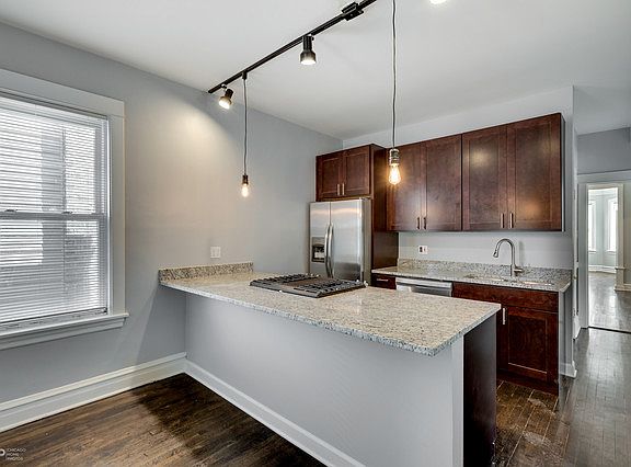 5th image of 1750 N Karlov Ave
