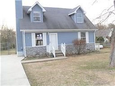 1st image of 102 Shirley Ct