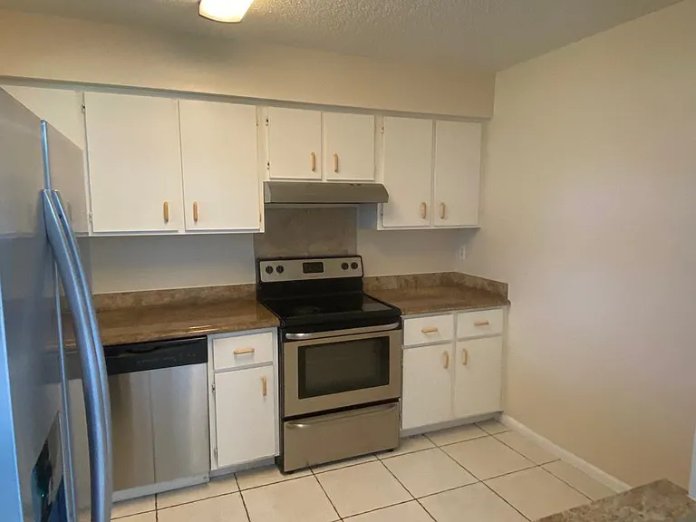 4901 Pier Dr — Photo 3