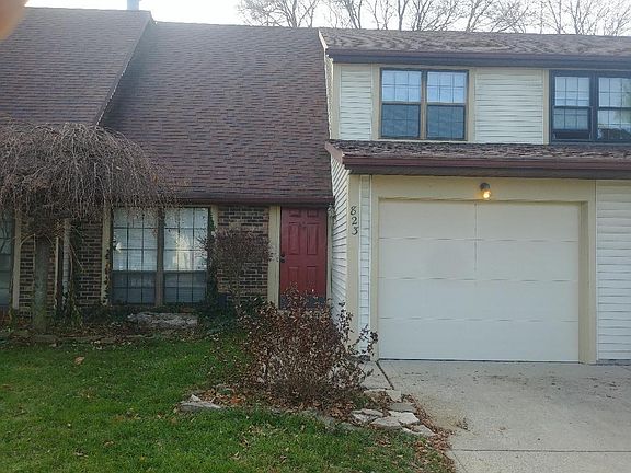 2nd image of 823 Applewood Ln