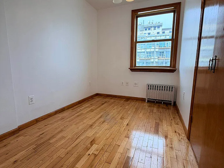 722 Leonard St #O — Photo 3