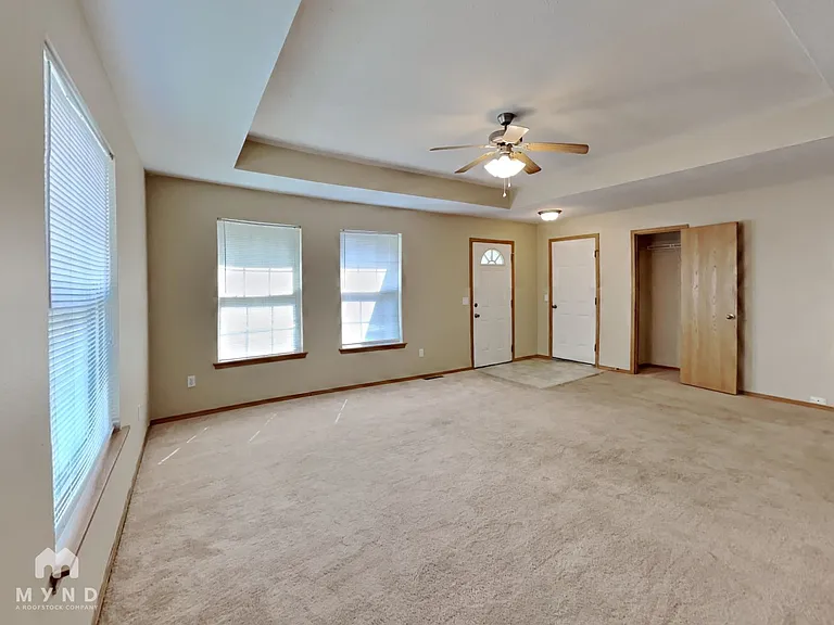 1123 S Brown Ave — Photo 3