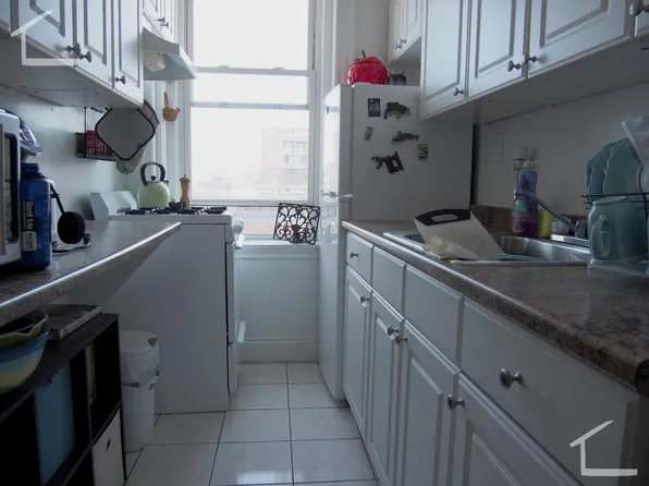 122 Warren St, Brighton, MA