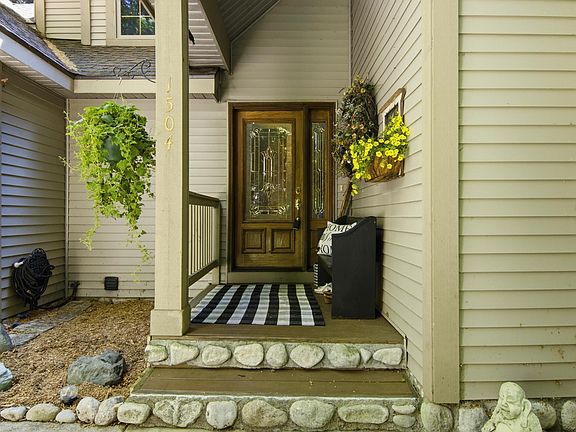 2nd image of 1504 Cedar Dr