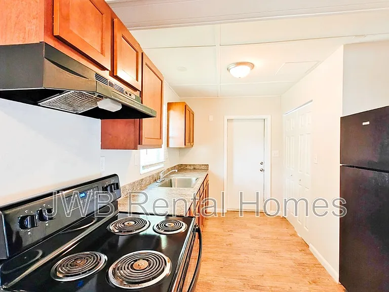 3515 Dignan St — Photo 3