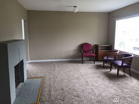 5th image of 6217 S Lawrence St