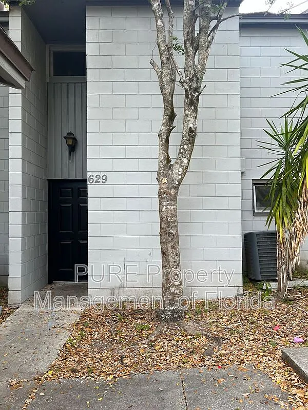 2 bed, 1.5 bath, 1151 sqft, $1,195 — Photo 1
