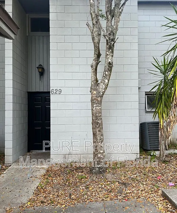 629 NE 28th Ave