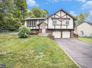 1013 Surrey Ln, Warrington, PA