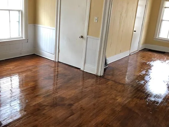 32 6th St, Fond Du Lac, WI 54935