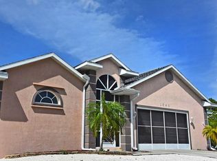 1040 Kant St, Englewood, FL 34224