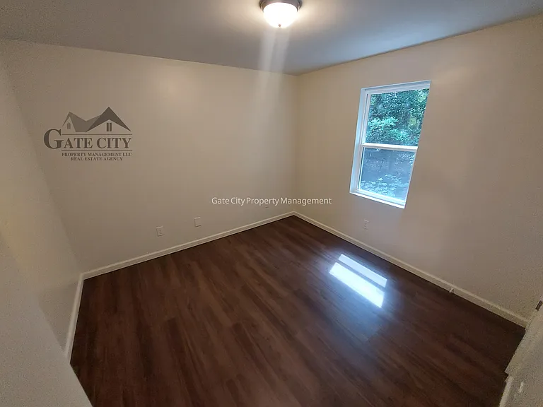 427 S Main St #9 — Photo 12
