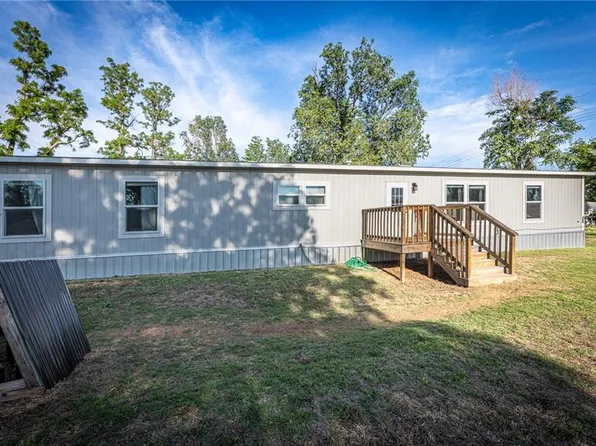 411 Washita Ave, Mountain View, OK 73062