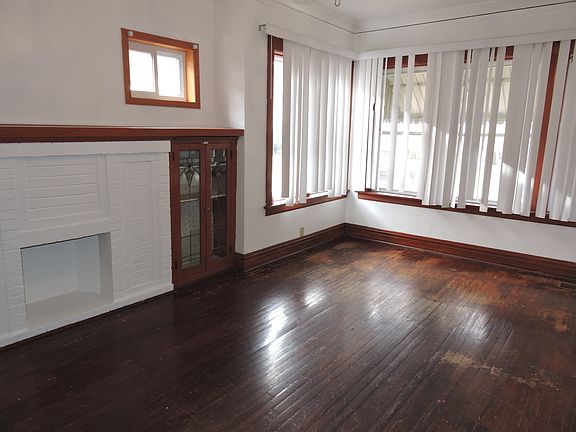 3rd image of 12805 Lincoln St