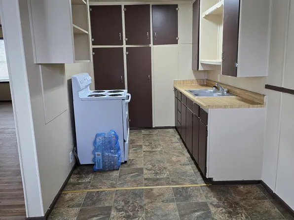 1275 Rogue River Hwy Space 9, Grants Pass, OR 97527