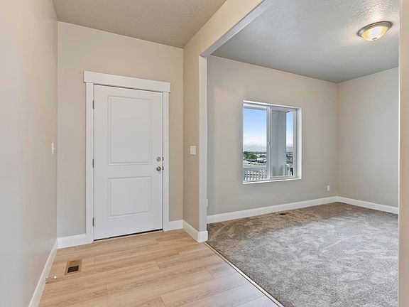 2nd image of 1942 W Foxwood Rd #Sh384