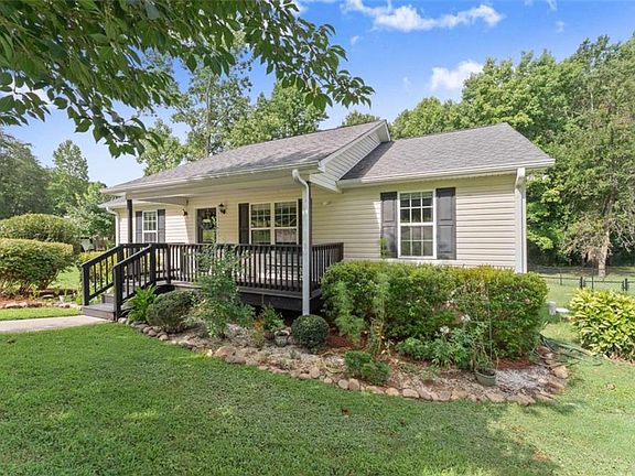 3rd image of 1738 Lanier Springs Dr