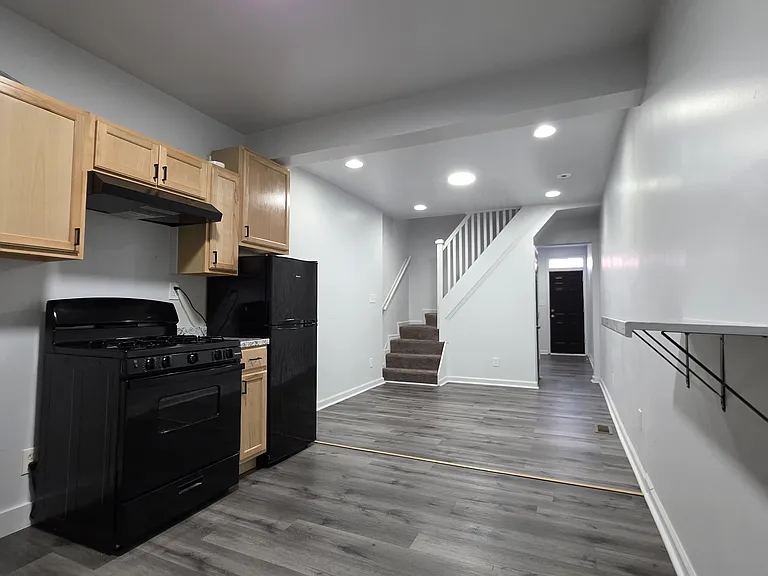 1606 Riggs Ave — Photo 1